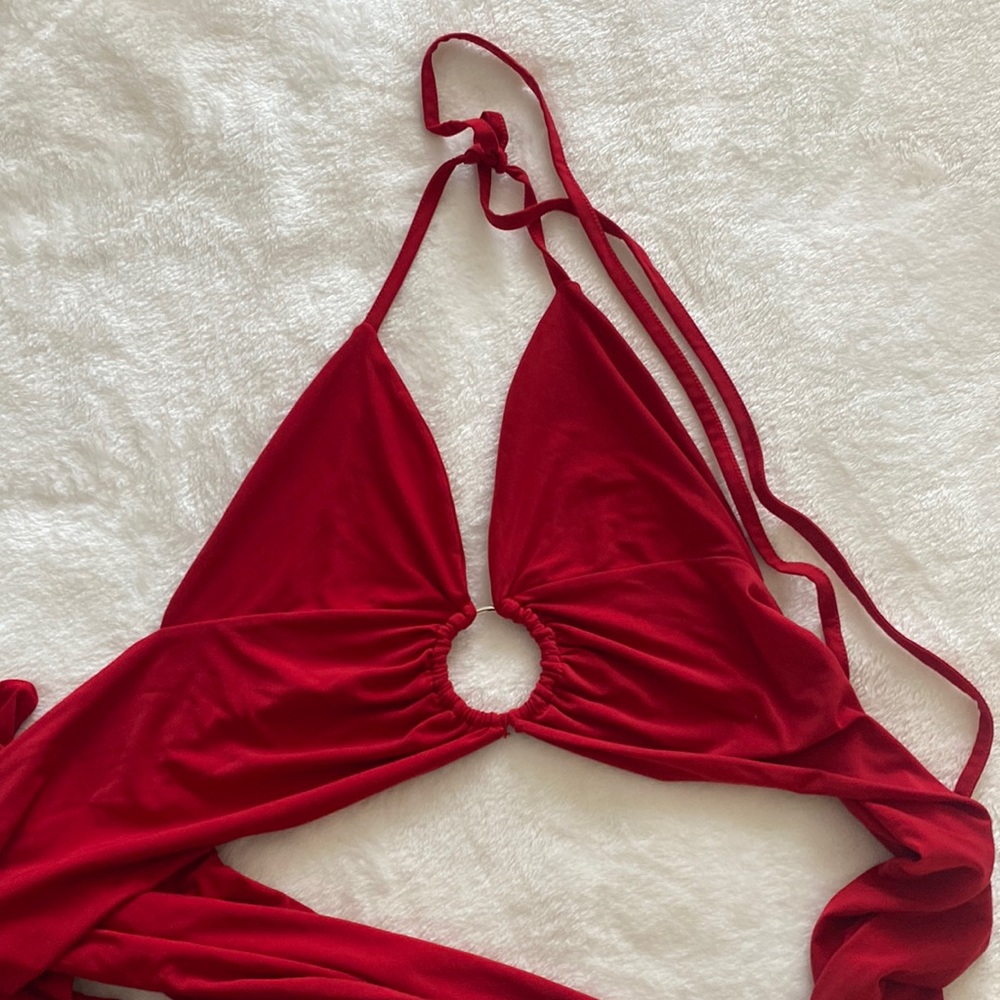 Crop top pretty little thing the top